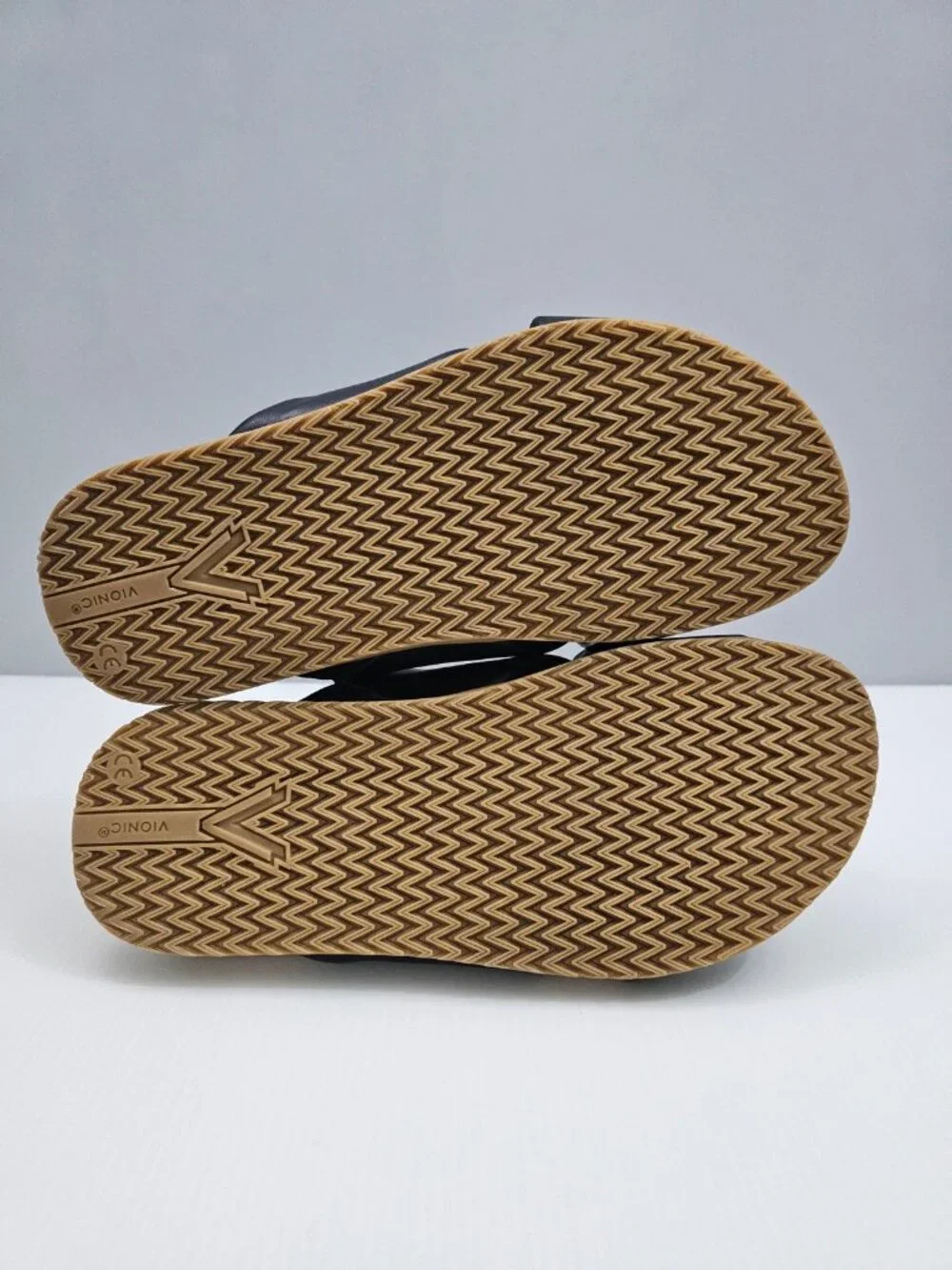 Vionic Black Cross‑Strap Comfort Slide